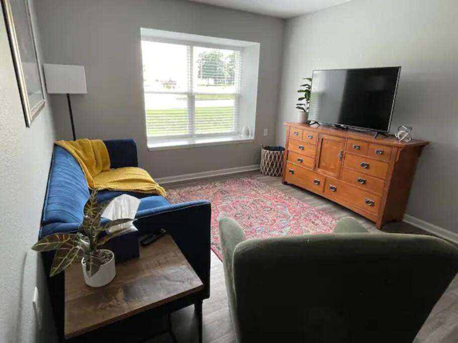 The Bernice - 2 Bedroom In Quilt Town, Apartment *